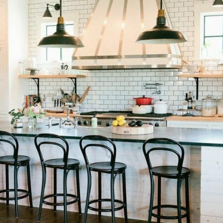 ELEMENTS OF A STYLISH & FUNCTIONAL FARMHOUSE KITCHEN